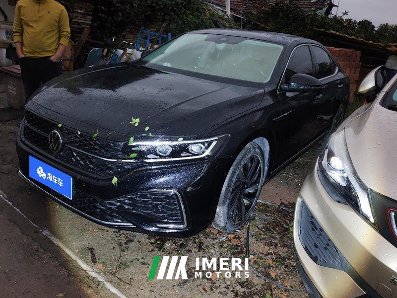 Volkswagen Passat 330TSI Premium Edition