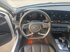 Hyundai Elantra 1.5L CVT Luxury - ფოტო 10
