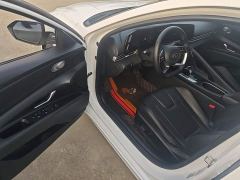 Hyundai Elantra 1.5L CVT Luxury - ფოტო 15