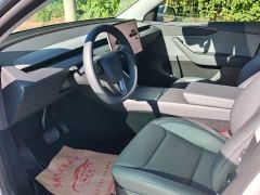 Tesla Model Y Rear-Wheel Drive Launch Edition - фото 8
