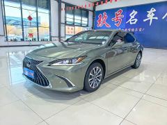 Lexus ES 200 Excellence Edition - фото 1