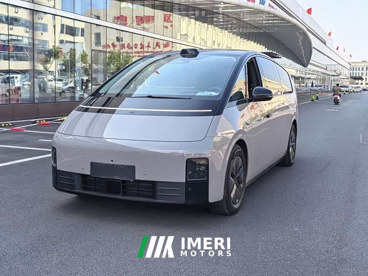 Li Auto Li Xiang MEGA Ultra