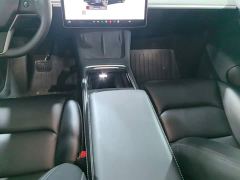 Tesla Model Y Rear-Wheel Drive - ფოტო 13