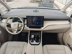 Volvo EM90 Ultra Six-Seater - photo 15