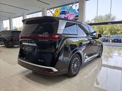 Denza D9 DM-i 980 Four-Wheel Drive Premium - фото 5