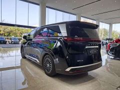 Denza D9 DM-i 980 Four-Wheel Drive Premium - фото 7