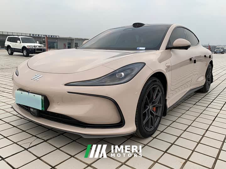 IM Motors Zhiji L6 Max Long Range Version