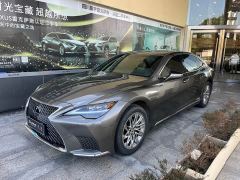 Lexus LS 500h Luxury - ფოტო 1