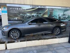 Lexus LS 500h Luxury - ფოტო 4