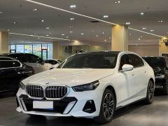 BMW 5 Series 525Li Luxury Package - фото 1