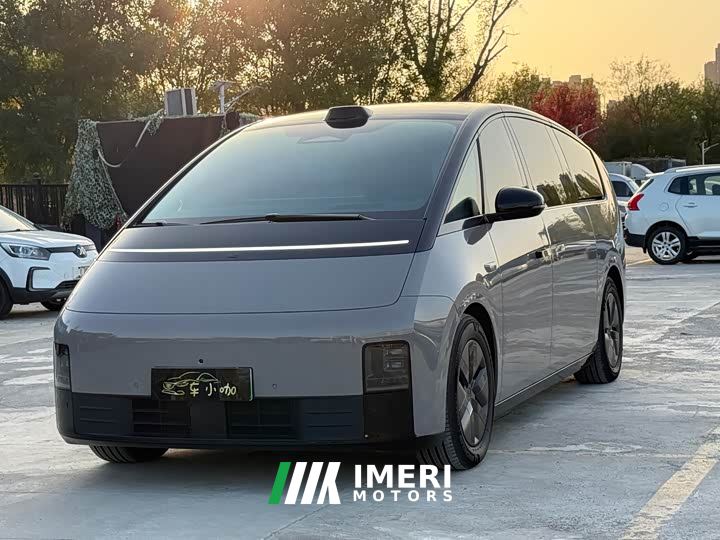 Li Auto Li Xiang MEGA Ultra