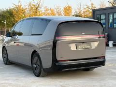 Li Auto Li Xiang MEGA Ultra - photo 11