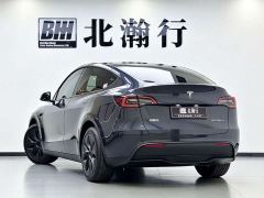 Tesla Model Y Rear-Wheel Drive - ფოტო 4