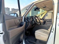 Toyota Alphard Hybrid 2.5L Premium Edition - фото 4