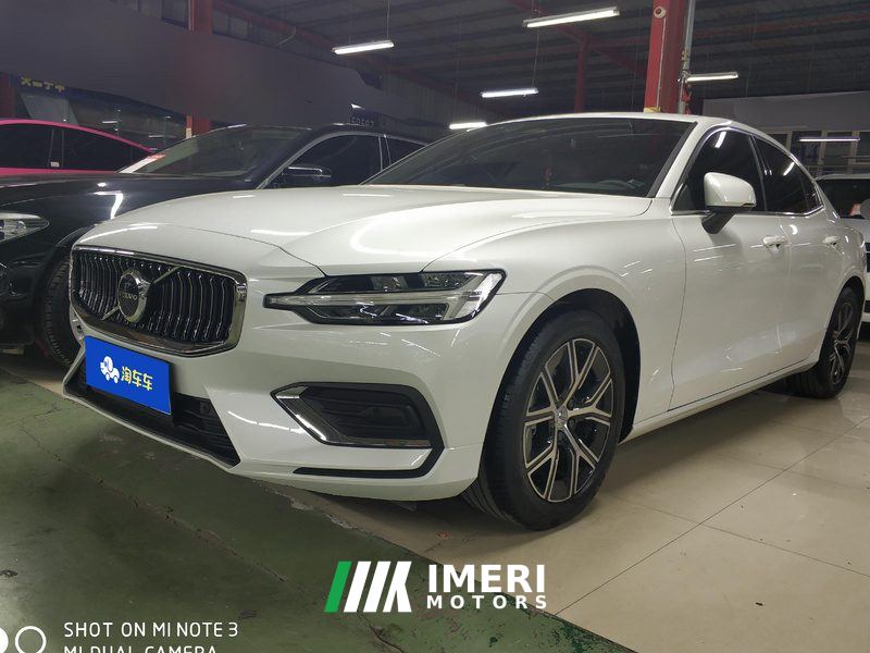 Volvo S60 B4 Smart Luxury Edition - ავტომობილი ჩინეთიდან