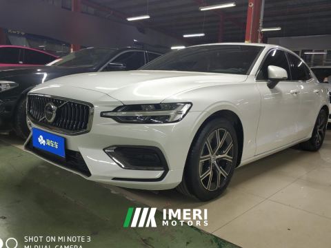 2024 Volvo S60 B4 Smart Luxury Edition