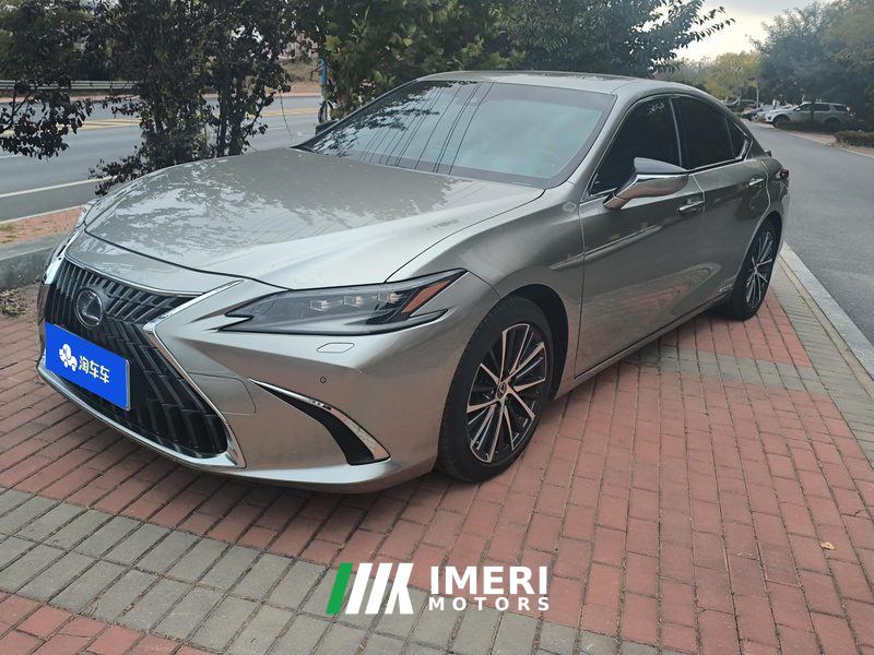 Lexus ES 300h Premium Edition - ავტომობილი ჩინეთიდან