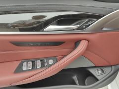 BMW 5 Series Facelift 525Li M Sport Package - ფოტო 13