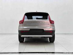 Volvo XC40 B3 Smart Remote Luxury Edition - photo 4