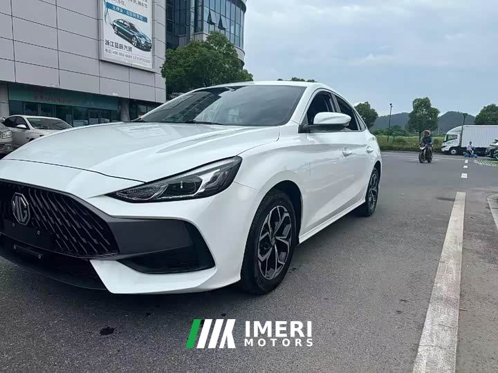 SAIC MG5 180DVVT CVT Luxury