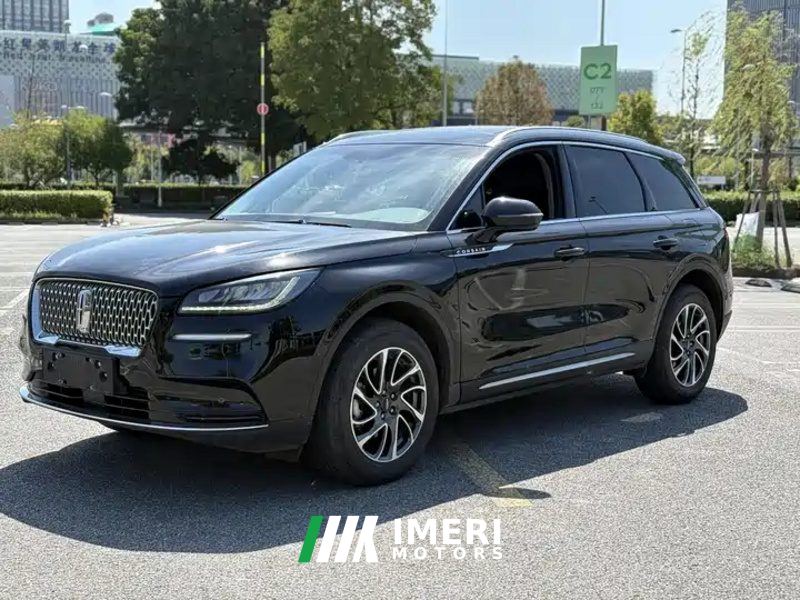Lincoln Adventurer 2.0T RWD Luxury Edition