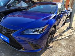 Lexus ES 300h F SPORT - photo 1