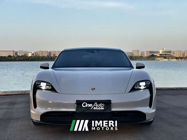 Porsche Taycan - автомобиль из Китая