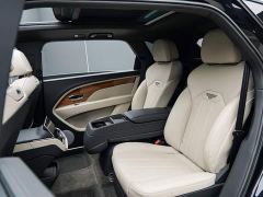 Bentley Bentayga 4.0T V8 Long Wheelbase - photo 10