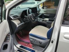 Toyota Sienna Dual-Engine 2.5L Comfort Edition - ფოტო 14