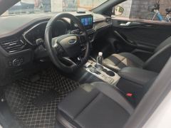 Ford Focus Hatchback EcoBoost 180 Automatic ST Line - ფოტო 14