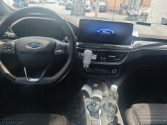 Ford Focus Hatchback EcoBoost 180 Automatic ST Line - ფოტო 16