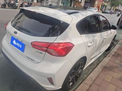 Ford Focus Hatchback EcoBoost 180 Automatic ST Line - ფოტო 2