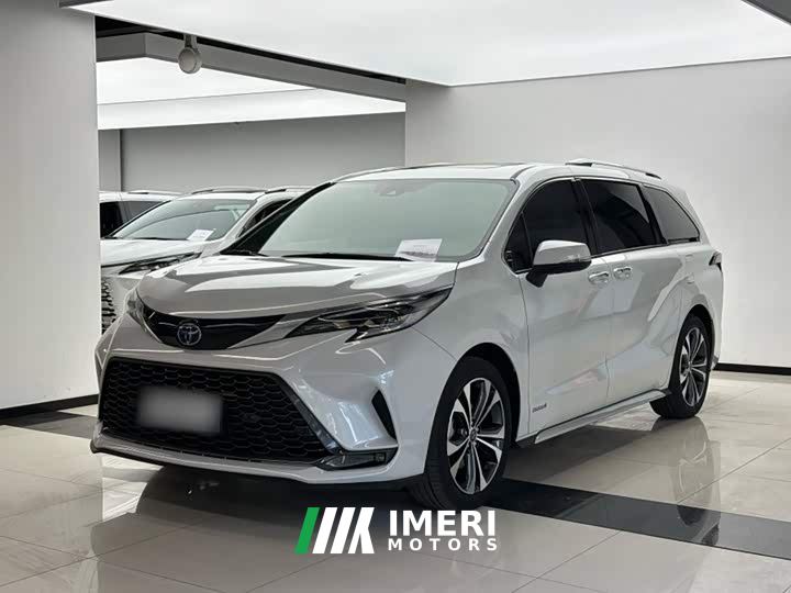 Toyota Grevias 2.5L Hybrid Premium Plus Edition