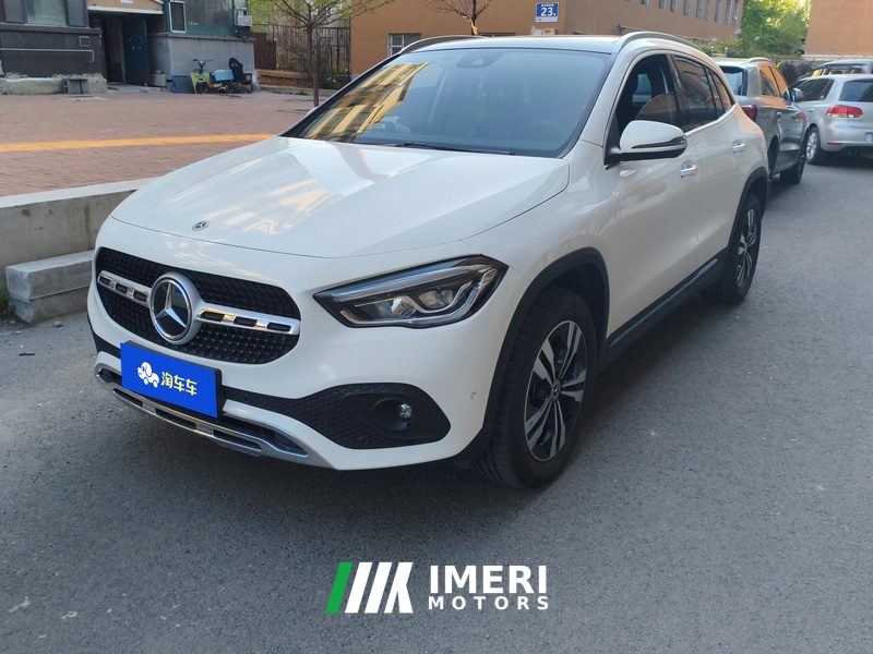 Mercedes-Benz GLA 220