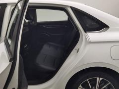 Geely Emgrand 4th Generation 1.5L CVT Luxury - фото 15