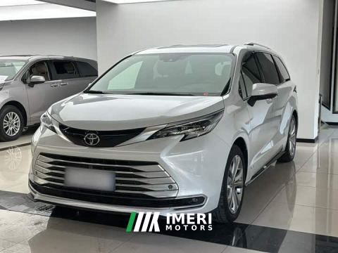 2024 Toyota Sienna 2.5L Hybrid Platinum Edition - car from China