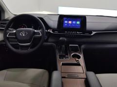 Toyota Sienna Dual-Engine 2.5L Comfort Edition - ფოტო 16