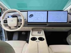Li Auto i8 Standard Edition - ფოტო 10