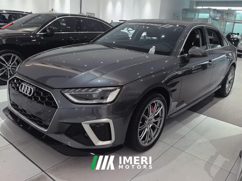 Audi A4L 40 TFSI Life Enjoyment Edition