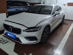 Volvo S60 B4 Smart Luxury Edition - ფოტო 1