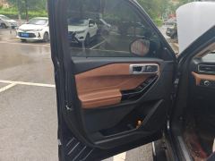 Ford Explorer EcoBoost 285 4WD Titanium Edition 7-seater - ფოტო 12