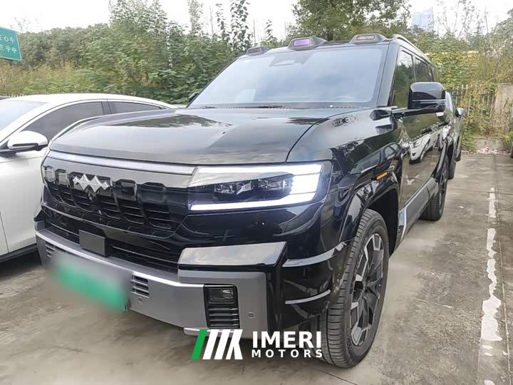 BYD Leopard 8 Zhiyong Flagship Drone Edition 7-Seater