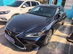 Lexus ES 300h Excellence Edition - photo 1