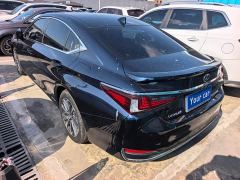 Lexus ES 300h Excellence Edition - photo 3