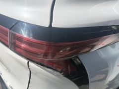 Toyota Gravia Dual-Engine 2.5L 4WD Premier Plus Edition - photo 5