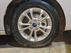 Ford Escort 1.5L Tiptronic Gold Edition - ფოტო 6