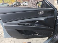 Hyundai Elantra 1.5L CVT Prestige Edition - photo 12