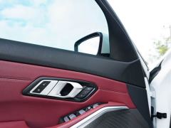 BMW 3 Series 325Li M Sport Package - ფოტო 11