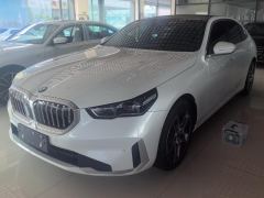 BMW 5 Series 530Li Premier Luxury Package - ფოტო 1
