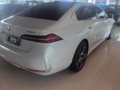 BMW 5 Series 530Li Premier Luxury Package - ფოტო 2